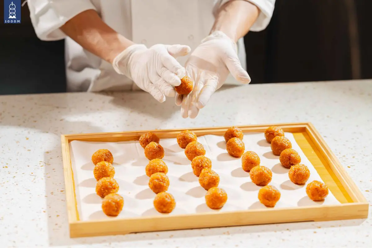 Bánh Sành được chế biến hoàn toàn thủ công Bánh Sành được chế biến hoàn toàn thủ công